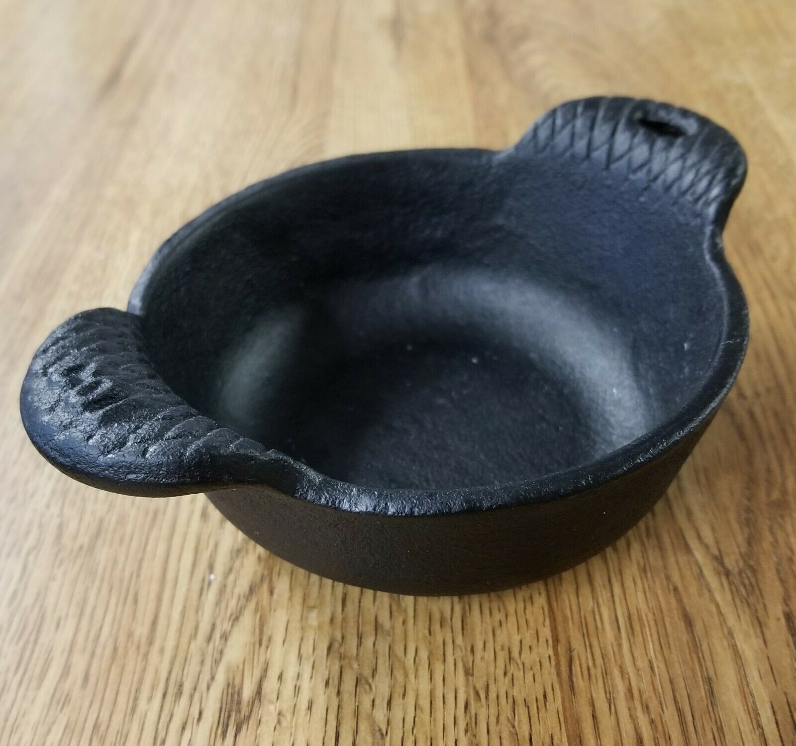 4 pc Cast Iron Ramekin Bakeware Bowl set bowl Carvers Olde Iron 
